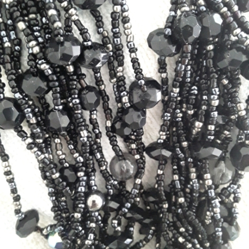 Necklace and bracelet set